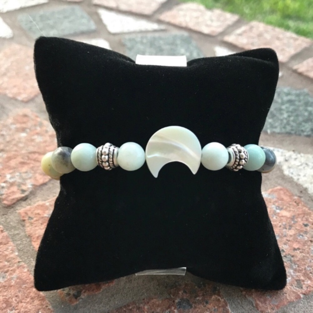 Genuine mother of pearl moon & amazonite beads - Picture 7 of 9